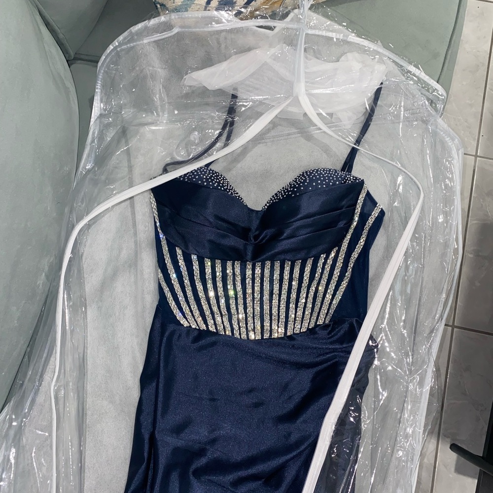 A beautiful navy blue long dress, Size M for girls between 5’5 to 5’8 ft tall